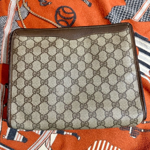 GUCCI ❤️🌟 GG MONOGRAM CLUTCH ⭐️ - Picture 4 of 12